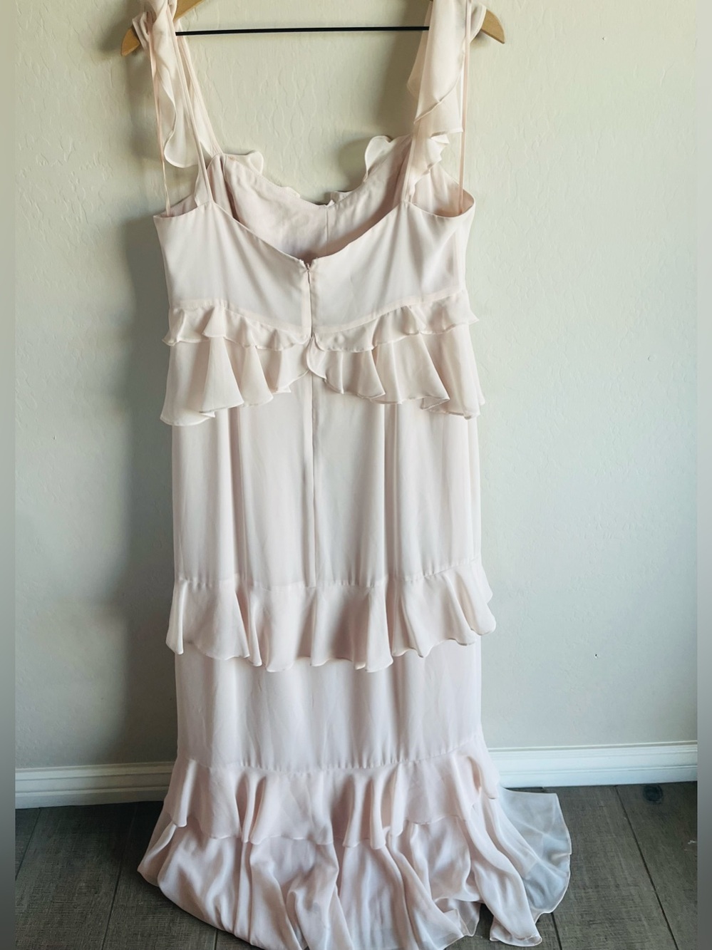 Wayf Gwyneth Blush Tiered Ruffle Maxi Dress Size XL Wedding Classy Fairy - Picture 4 of 4